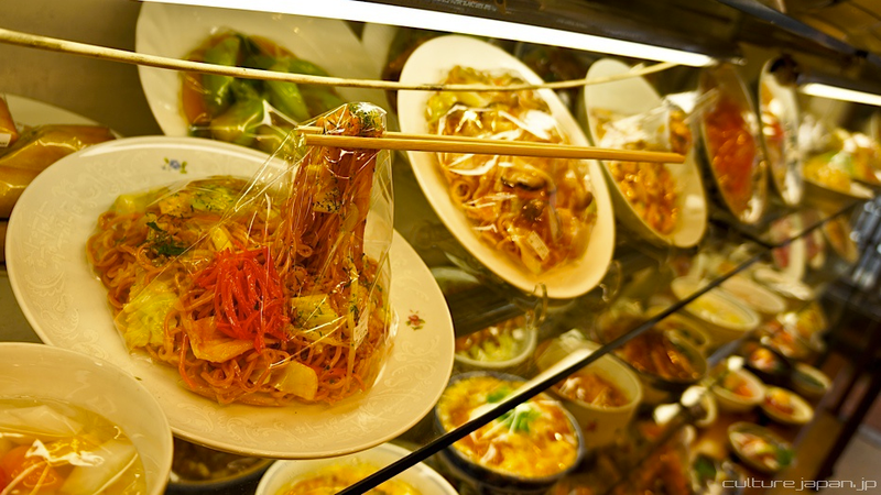 Illustration for article titled This Store Sells Food. Plastic Food.